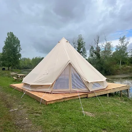 Tipi Du Pied De Loup 3* Clérey